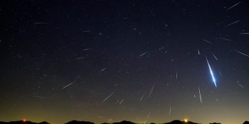 Sot dhe nesër në të gdhirë një ‘stuhi’ e meteorëve Quadrantid do shfaqen në qiell: Kalendari i ‘reshjeve’ për këtë vit