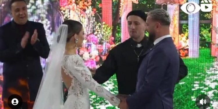VIDEO/ “Mbesa u martua me djalin më të mirë të Shkodrës”! Momenti kur “daja” i Kiarës mban fjalim në dasmën me Luizin