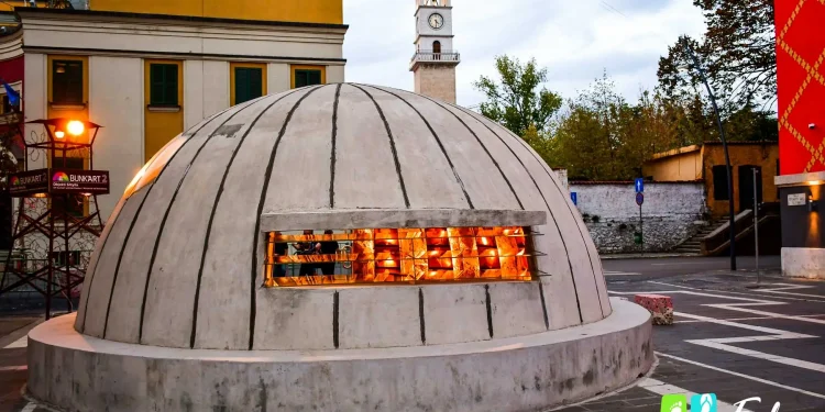 Sot një mrekulli! Sulmet e kompanive turistike italiane të turpshme! Shqipëria, bunkerët e Tiranës, kryeqyteti i një kombi dikur gati për luftë në çdo kohë (Foto)