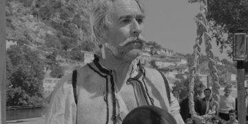 VIDEO/ Fjalët e Sandër Prosit, që tronditën Xhelil Gjonin dhe për pak bllokoi “Gjeneral Gramafonin”