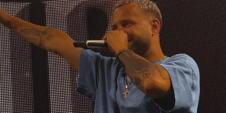 Kriset marrëdhënia në çift? Luiz Ejlli shuan aludimet nga koncerti në Gjakovë