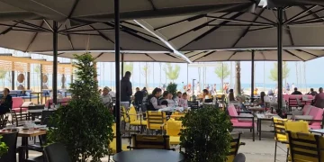 Rekord turistësh në Durrës! Në hotele, nuk ka më vende për muajt korrik dhe gusht