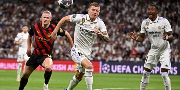 VIDEO/ Paqe mes spektaklit, Reali dhe City me llogari të hapura për finalen, euro-golat e Vinicius dhe De Bruyne nuk mjaftojnë