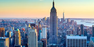 Nju Jorku po fundoset? NYP: Peshon shumë, problem qiellgërvishëset!