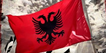 “Kur shqiptarët ishin qytetarë, stërgjyshërit e frëngjve dhe të anglezëve visheshin me lëkura bualli dhe rronin të futur në shpellat”