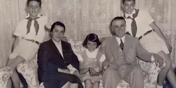 Përse nuk mund ta pranonte Nexhmije Hoxha që burri i saj ishte kriminel? Intervista e rrallë për mediat greke