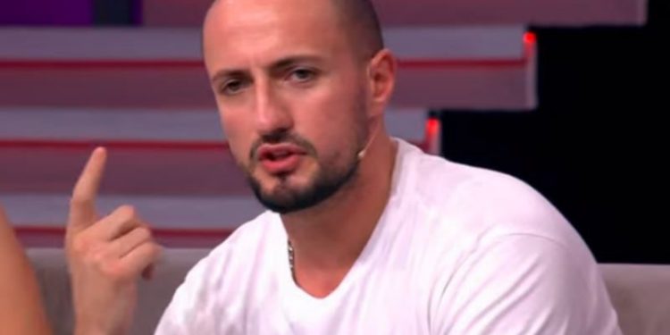 “Unë një zemër kam”! Kristi duket se ka rënë në dashuri, nuk do më të largohet nga Shqipëria