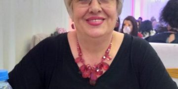 Mëngjes i trishtë! Këngëtarja e njohur shqiptare jep lajmin e zi