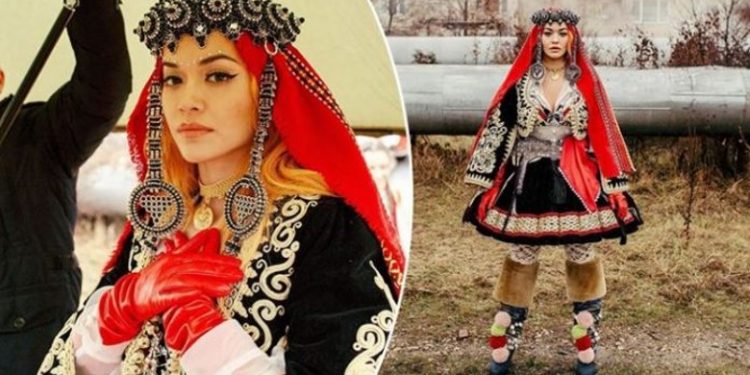 Bukshkalë, atdhemohuese, e përdalë… dhe patriotët e rrjetit