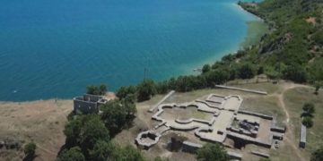 Lini në Pogradec vendbanimi më i vjetër në Europë, mediat italiane: Mister sesi u ndërtua 8 mijë vite më parë nën ujërat e thella të liqenit