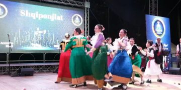 Festivali i 41 i këngës arbëreshe: Tre netë me muzikë shqiptare ndezin San Demetrion