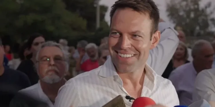 Biznesmeni grek homogjen i ardhur nga SHBA  zgjidhet lideri i ri i  Syriza-s në Greqi