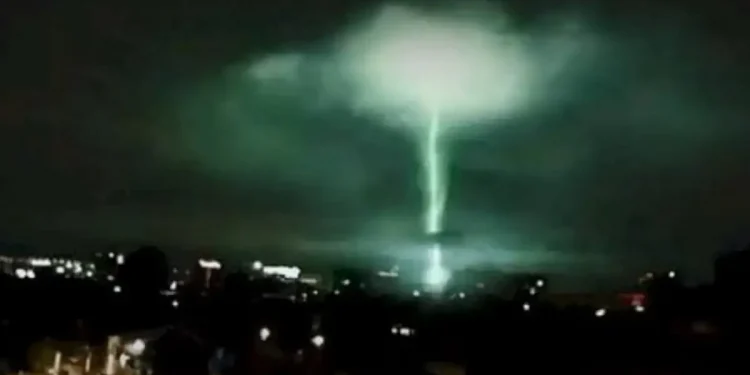 VIDEO/ Pak para tërmetit të fuqishëm në Marok, në qiell u panë disa drita të çuditshme