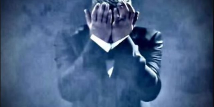 “I kërkoj ndjesë”! Luizi publikon foton me mësuesen e tij: ‘Më mësoi të këndoj’!