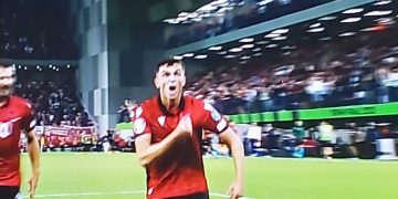 “Gjithmonë kuqezi”! Jasir Asani shuplakë lehsave anti-Shqipëri: A e dini ti çfarë ndjenje është të luash për Shqipërinë?!