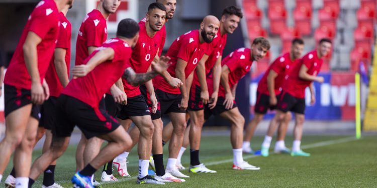 Sfida delikate ndaj Çekisë, trajneri Sylvinho përvijon formacionin. Dilema e vetme në sulm