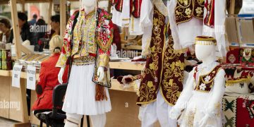 Turistët ikin me “një copë” Shqipërie me vete!