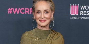“Je nëna e fëmijëve të mi”! Horror për aktoren Sharon Stone, përndiqet prej vitesh nga veterani i ushtrisë