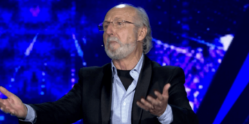 Rrëfimi i vuajtjeve të Mirush Kabashit: Ja çfarë hoqa në diktaturë për shkak të biografisë