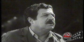 Si e përcolli gjithë Durrësi, Nikolin Xhojën, me një kortezh që nuk ishte parë kurrë, edhe pse Partia Komuniste e kishte shpallur armik