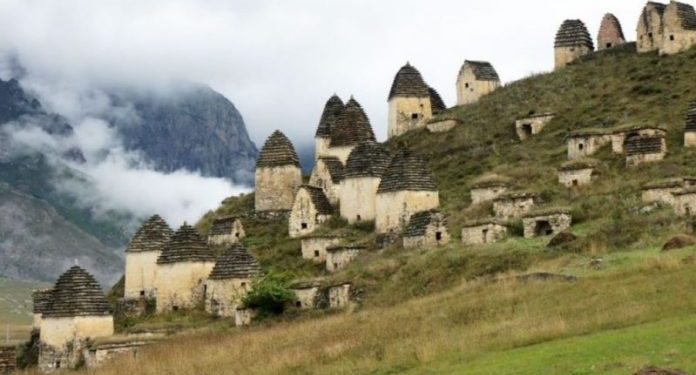 A e dini që ekziston “Qyteti i të vdekurve”? Ja çfarë fshihet aty!