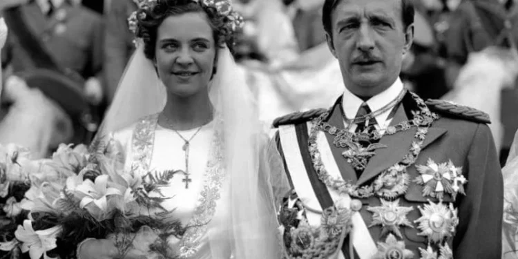 Kujtimet e Geraldinës: Zogu mori këmishën time të natës me provën e virgjërisë dhe e çoi në …