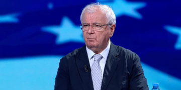 ‘Godet’ sërish Spartak Ngjela: Ja çfarë më ndodh kur shikoj një grua seksi?