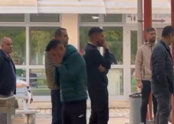 VIDEO/ Rrënqethëse! Lojtarët e Egnatias shpërthejnë në lot kur ambulanca largohet me trupin e pajetë të Dwamenës