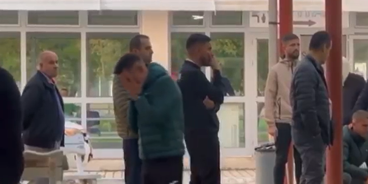 VIDEO/ Rrënqethëse! Lojtarët e Egnatias shpërthejnë në lot kur ambulanca largohet me trupin e pajetë të Dwamenës