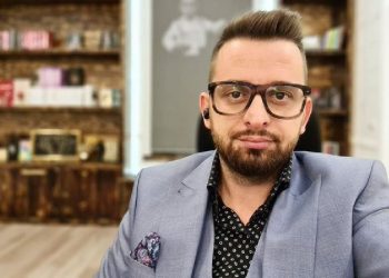 Ka bërë operacion hundën dhe veshët? Erion Isai: Nuk lexoj çfarë shkruajnë, por do i “pastroj” kur të largohem nga detyra që kam!