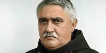Gazetari anglez tha se shqiptari është hajn që lehtë ndërron fe, e Fishta iu përgjigj: “Për një grua ju ia ndërruat besimin një perandorie!”