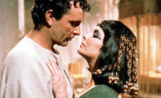 “Misteri”: Çfarë ishte “puthja e vdekjes”?