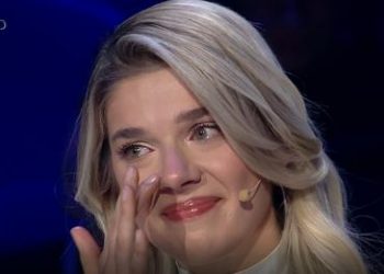 Unë nuk kam pasur mundësinë të këndoj për babin! Dhimbja e humbjes së  babait të tij përlot konkurrentin, Alketa Vejsiun dhe Arilena Arën