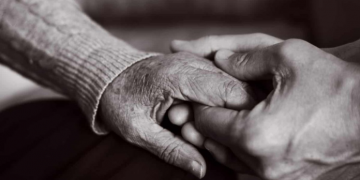 Letra e një babai të moshuar për djalin e tij: Nëse them ndonjëherë më mirë të isha i vdekur, mos u mërzit…