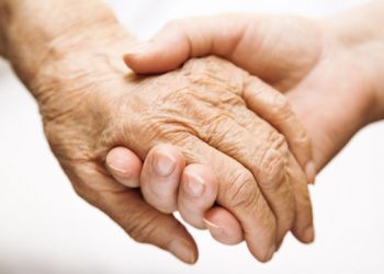 Nëna është personi i vetëm në botë që të do para se të të shohë, mos e harroni!