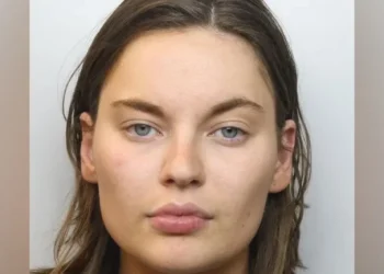 VIDEO/ Studentja vret me makinë të dashurin e saj dhe e tërheq zvarrë për 150 metra pasi gjatë festës…