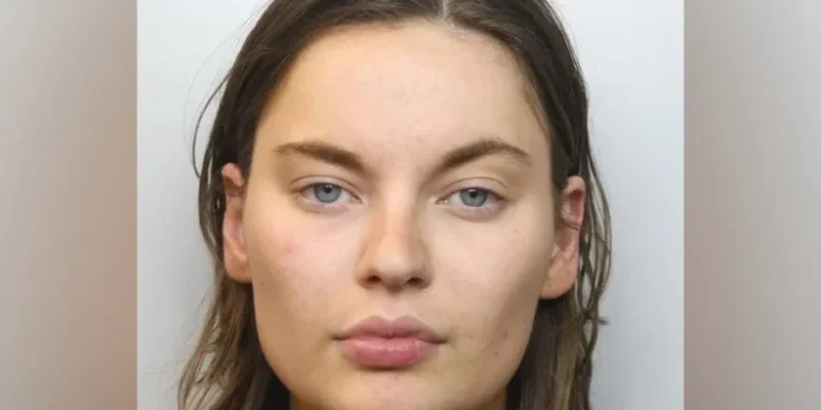 VIDEO/ Studentja vret me makinë të dashurin e saj dhe e tërheq zvarrë për 150 metra pasi gjatë festës…