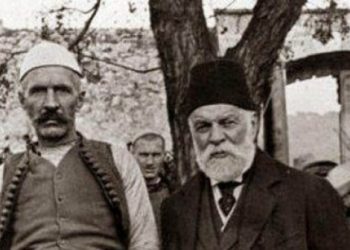 Brenda disa minutave vriten të gjithë! Isa, dy djemtë studentë në Vjenë, dy nipërit… Francezët ndihmuan vrasjen e Boletinit?