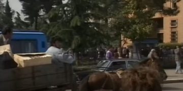 Pamje të rralla! Nostalgji apo dhimbje? Ja si dukej Shqipëria në vitin 1993 (Video)