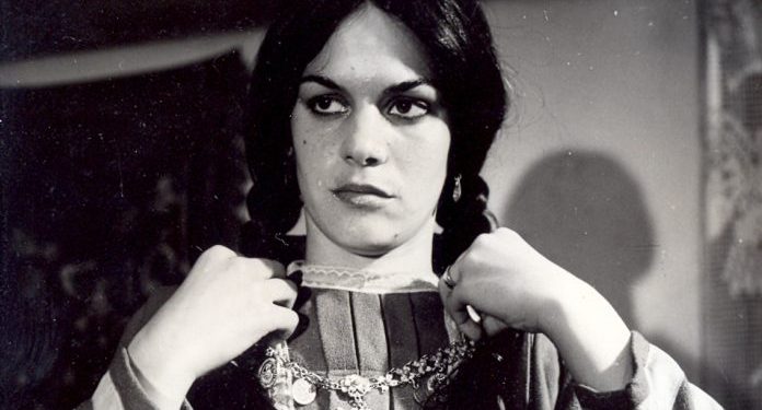 Elvira Diamanti: Para ’90-së kishte lezet, nuk na detyronte njeri të xhironim skena të sikletshme me zhveshje apo puthje