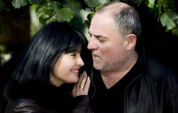 Sot bashkëshortja  e Xhevdet Ferrit aktorja Rozeta Ferri ka ditëlindjen!  Historia e rrallë e lufës së tyre për jetën sëbashku