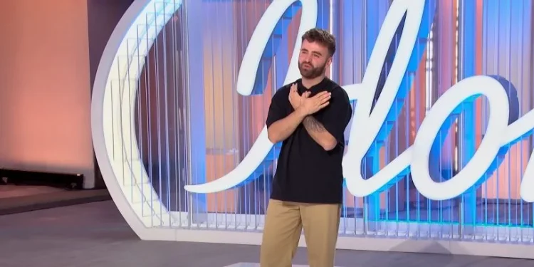 VIDEO/ Shqiptari përlot jurinë e “American Idol”, tregon historinë prekëse: Nuk e takoj dot nënën e sëmurë sepse… I mahnit me këngën “Oj Kosovë, oj nëna ime”