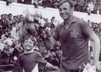 Panajot Pano, perëndia mistike e Ballkanit, “profesori” që lindi në Ditën e Mësuesit