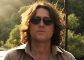 “Çdo natë në ëndërr me vjen”! Largimi i papritur nga jeta i këngëtarit që bëri të dashurohen shqiptarët me zërin e tij