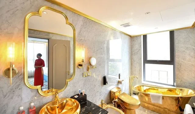 Brenda hotelit më të ri në Vietnam, aty ku çdo gjë është e veshur me ar 24 karatësh