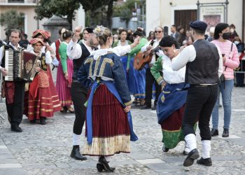 Ushqim për zemrat brengosura! Gjashtë këngë të bukura arbëreshe që ruajnë shpirtin e arbërit larg atëdheut (Video)