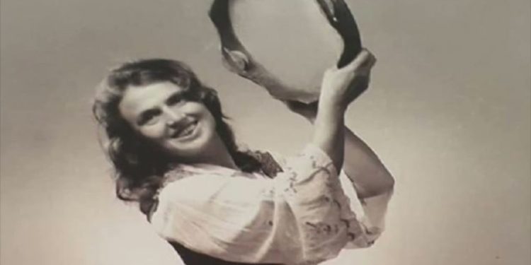 Mbretëresha e këngës popullore të Shqipërisë së mesme Fitnete Rexha sot do festonte 91 vjetorin