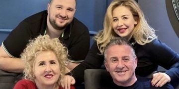 Agron Llakaj në lot për gruan e ndjerë: Më prit… ti do të më presësh si përherë!