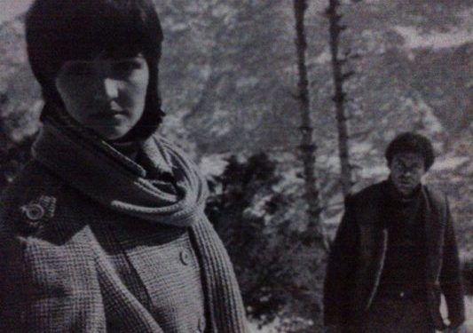 Luiza Xhuvani tregon pjesë nga kalavri i njeriut me “biografi të keqe”: Më dukej ëndërr që po studioja për aktore