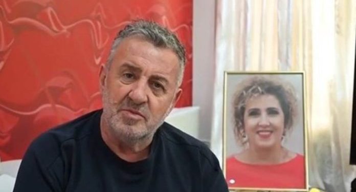 Porosis gjithmonë dy kafe dhe një shishe ujë! Agron Llakaj edhe një tjetër dedikim prekës për humbjen e bashkëshortes